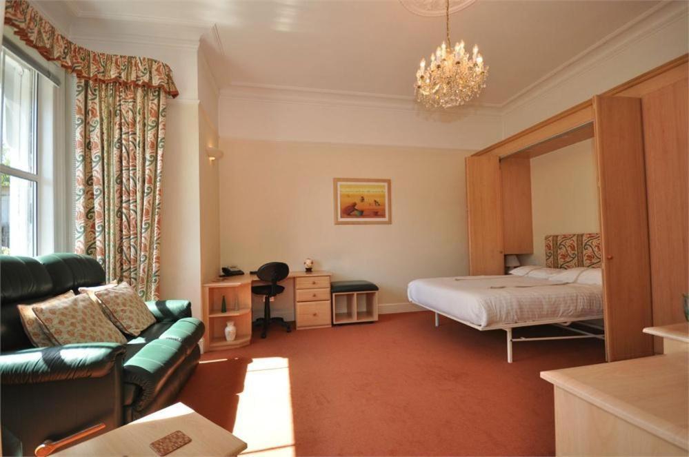 ستينس Thames View Apartments المظهر الخارجي الصورة
